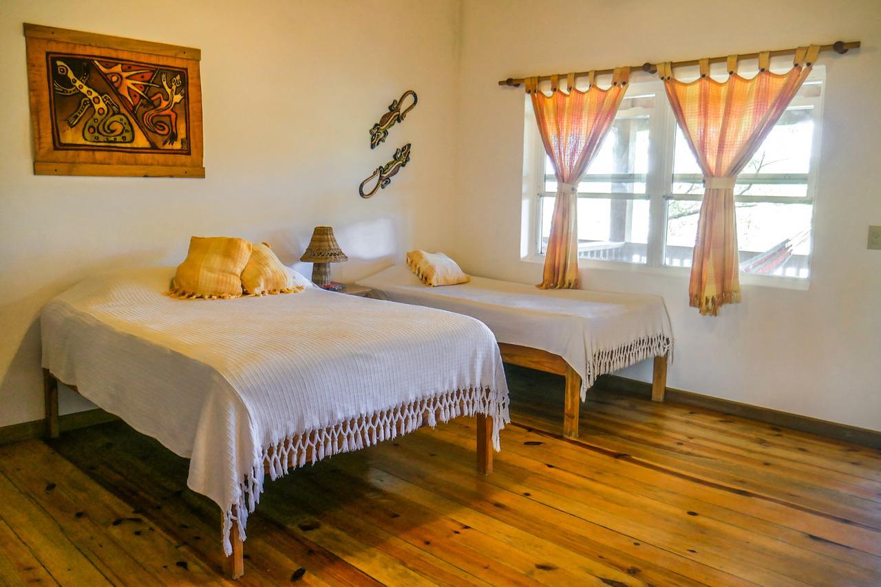Hotel Posada Las Orquideas,West End Bagian luar foto